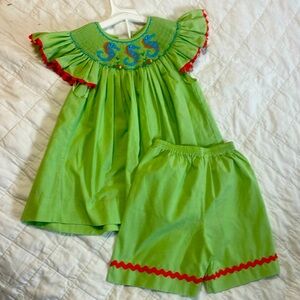 Seahorse smocked shorts set